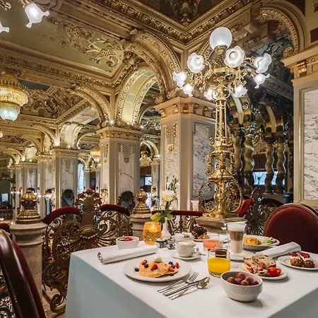 Anantara New York Palace - A Leading Of The World Hotell