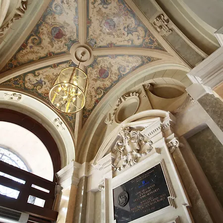 Anantara New York Palace - A Leading Of The World فندق 5*