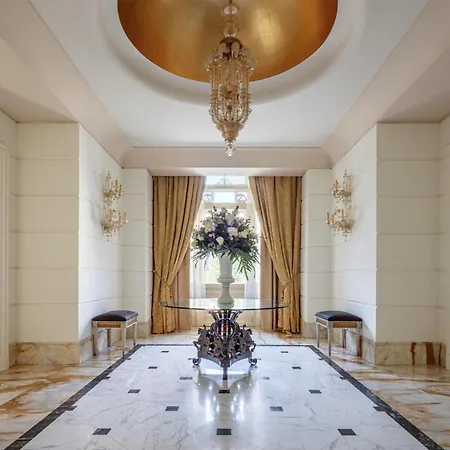 Отель Anantara New York Palace - A Leading Of The World 5*